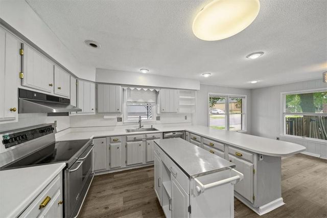 514 Forest Avenue, Kansas City, MO 64106