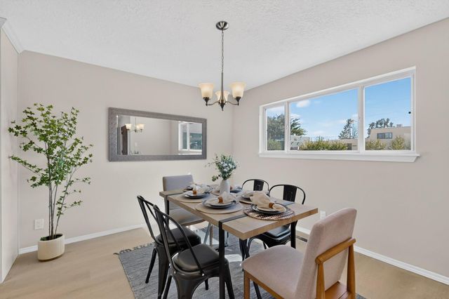 9313 Las Calabazillas Road NE, Albuquerque, NM 87111