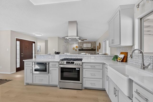 9313 Las Calabazillas Road NE, Albuquerque, NM 87111