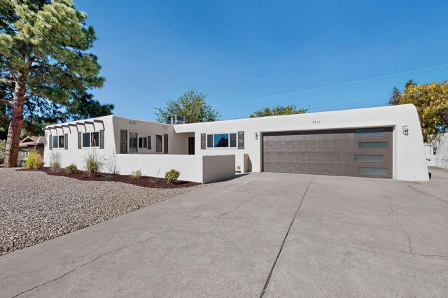 9313 Las Calabazillas Road NE, Albuquerque, NM 87111