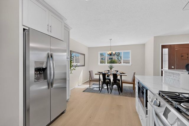 9313 Las Calabazillas Road NE, Albuquerque, NM 87111