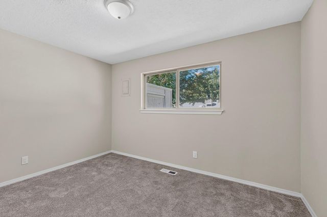 9313 Las Calabazillas Road NE, Albuquerque, NM 87111