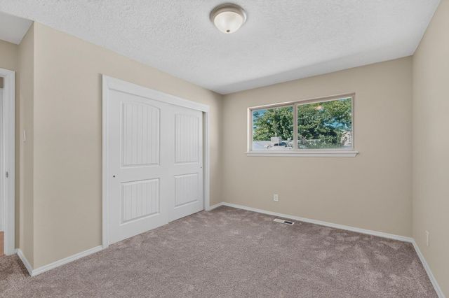 9313 Las Calabazillas Road NE, Albuquerque, NM 87111