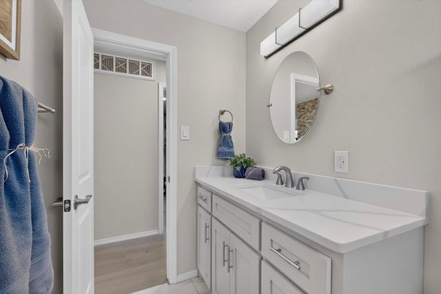 9313 Las Calabazillas Road NE, Albuquerque, NM 87111
