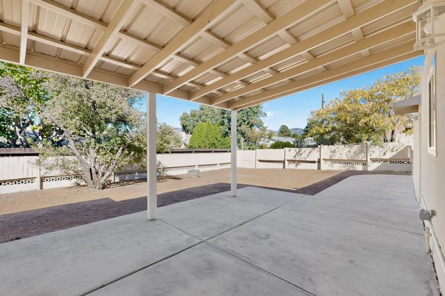 9313 Las Calabazillas Road NE, Albuquerque, NM 87111