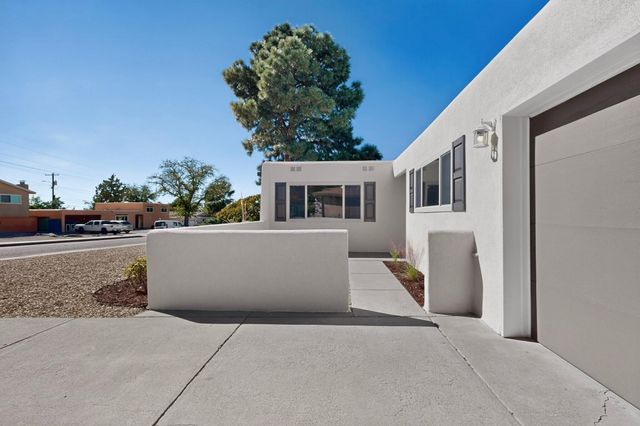 9313 Las Calabazillas Road NE, Albuquerque, NM 87111