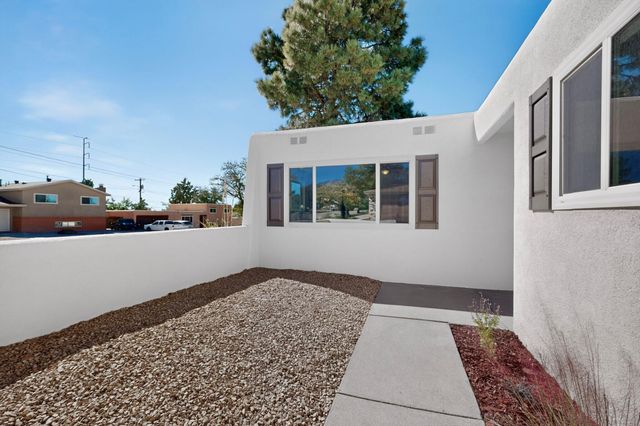 9313 Las Calabazillas Road NE, Albuquerque, NM 87111