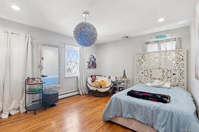 2701 S Seamans Neck Road, Seaford, NY 11783