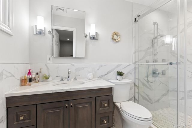 2701 S Seamans Neck Road, Seaford, NY 11783