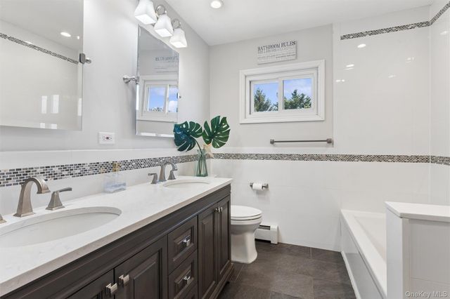 2701 S Seamans Neck Road, Seaford, NY 11783