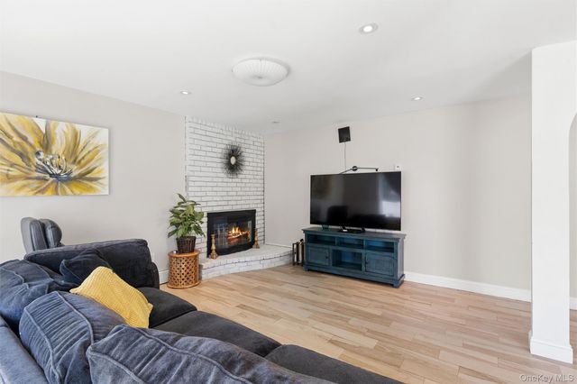 2701 S Seamans Neck Road, Seaford, NY 11783