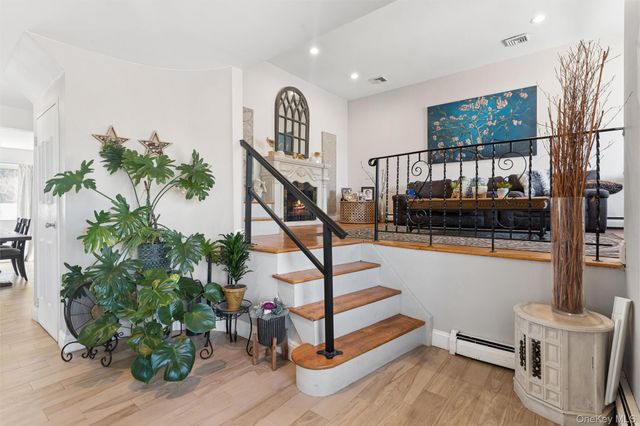 2701 S Seamans Neck Road, Seaford, NY 11783