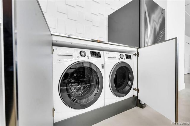 6533 E Jefferso Avenue 703, Detroit, MI 48207