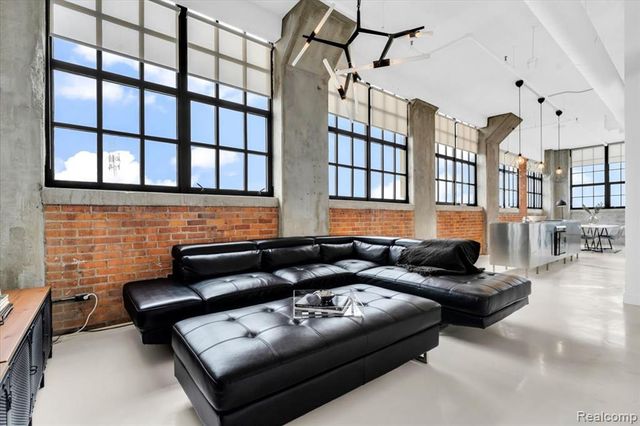 6533 E Jefferso Avenue 703, Detroit, MI 48207