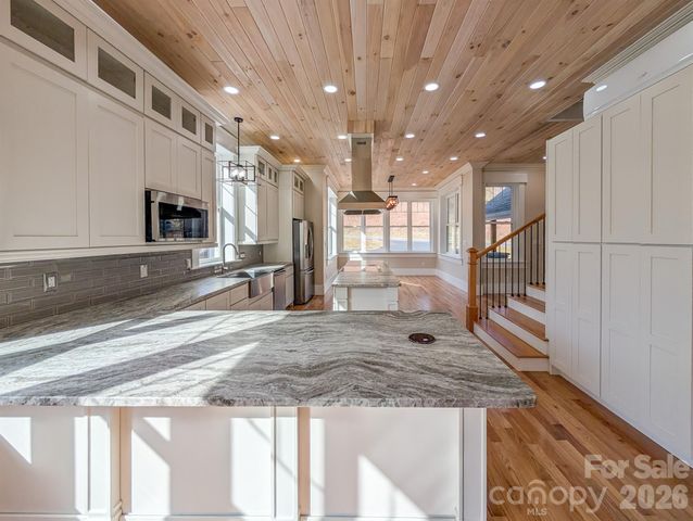 7854 E US Highway 19E None, Burnsville, NC 28714