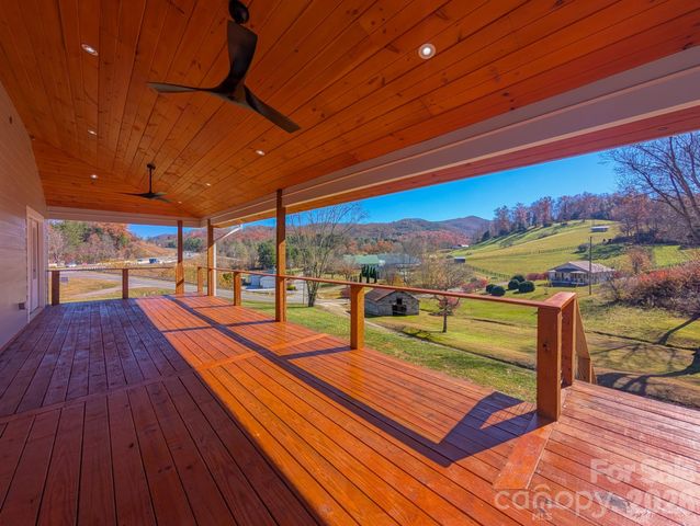 7854 E US Highway 19E None, Burnsville, NC 28714