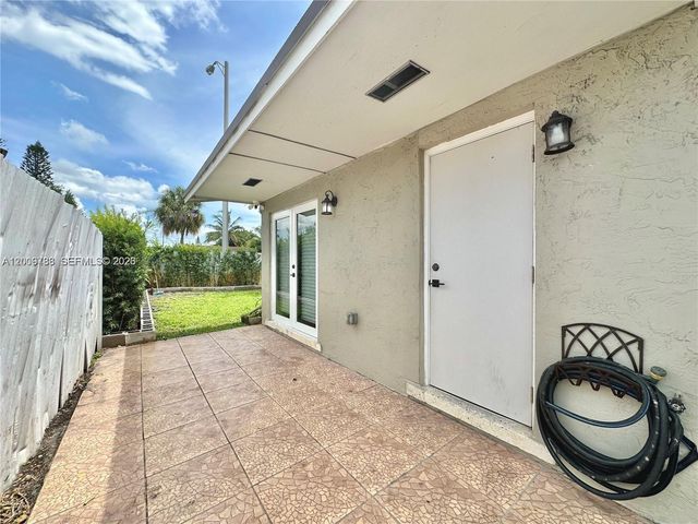 10303 NW 35th Pl, Miami, FL 33147