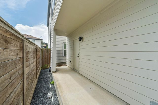 2408 Emancipation Avenue A, Houston, TX 77004