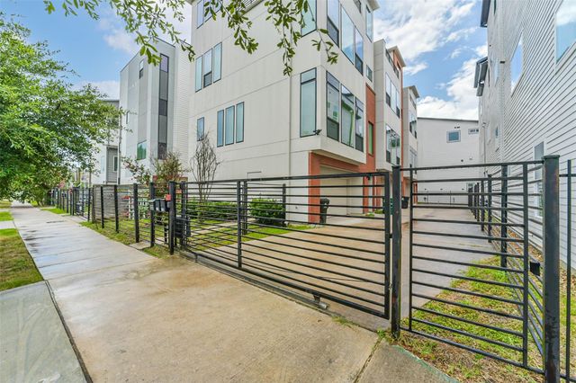 2408 Emancipation Avenue A, Houston, TX 77004