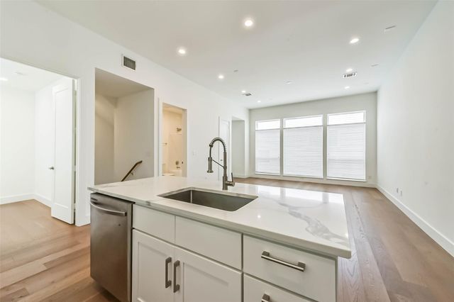 2408 Emancipation Avenue A, Houston, TX 77004