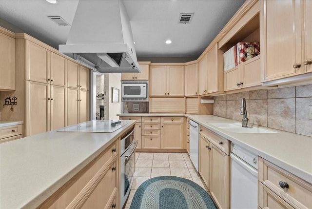 7105 Broadway Street, Galveston, TX 77554