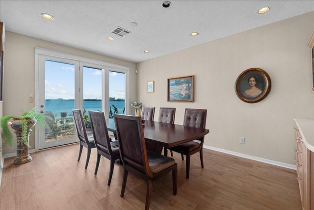 7105 Broadway Street, Galveston, TX 77554