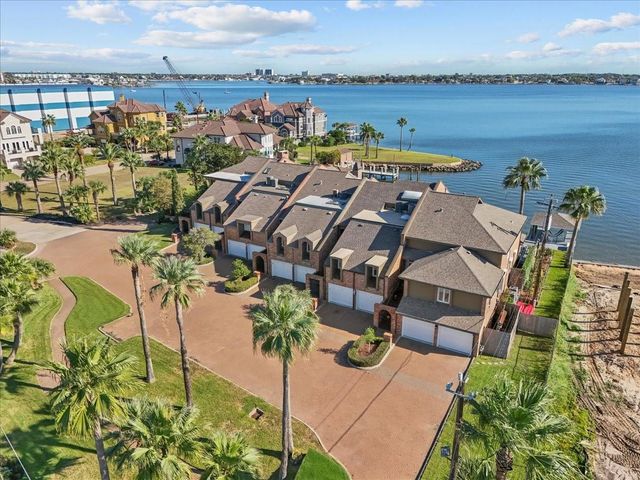 7105 Broadway Street, Galveston, TX 77554