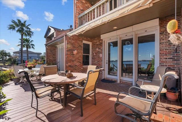 7105 Broadway Street, Galveston, TX 77554