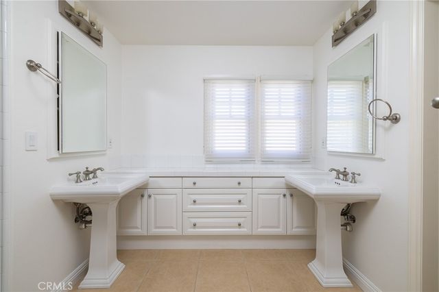 2500 Bungalow Place, Corona Del Mar, CA 92625