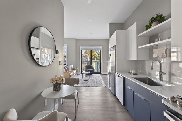 656 Saratoga 201, Boston, MA 02128