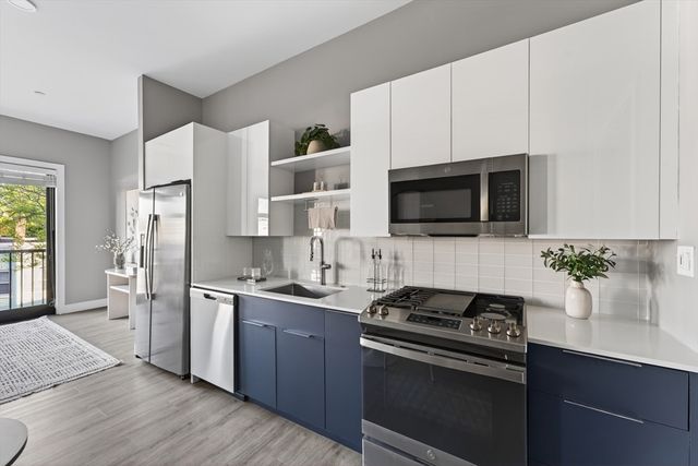 656 Saratoga 201, Boston, MA 02128