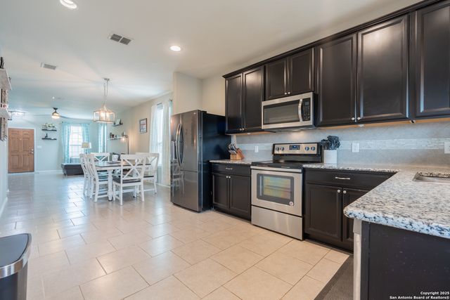 9719 Harbor Mist Lane, Converse, TX 78109