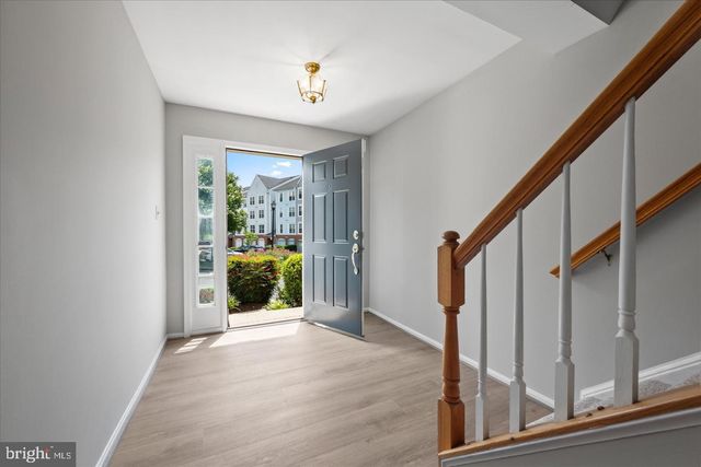 299 S PICKETT ST, Alexandria, VA 22304