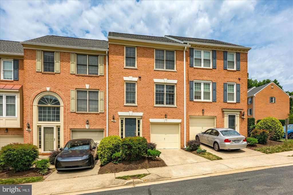299 S PICKETT ST, Alexandria, VA 22304