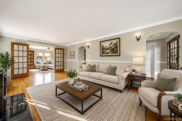 230 W Islip Road, West Islip, NY 11795