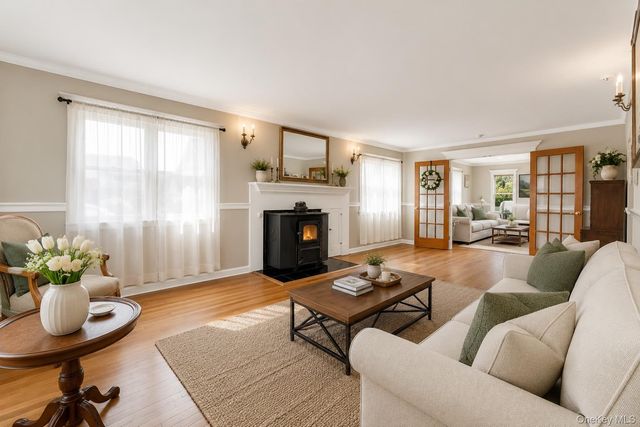 230 W Islip Road, West Islip, NY 11795