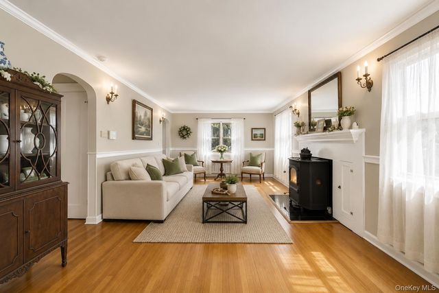 230 W Islip Road, West Islip, NY 11795