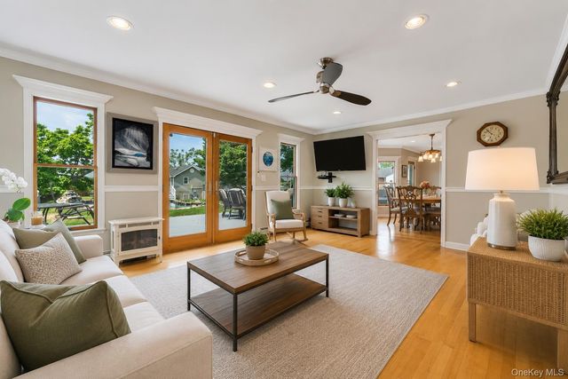 230 W Islip Road, West Islip, NY 11795