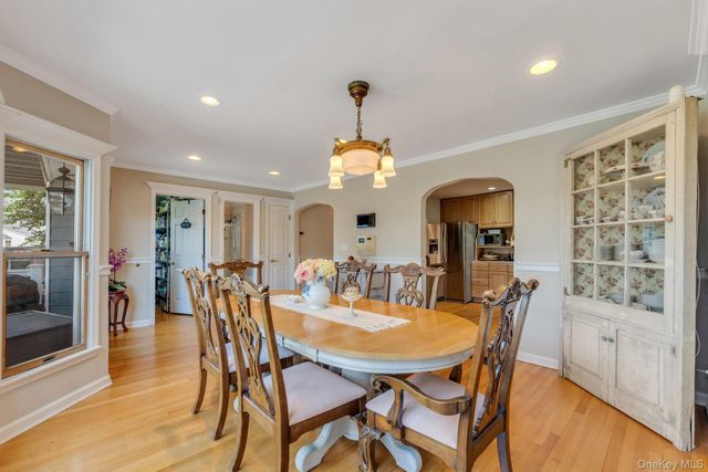 230 W Islip Road, West Islip, NY 11795