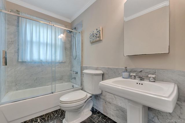 230 W Islip Road, West Islip, NY 11795