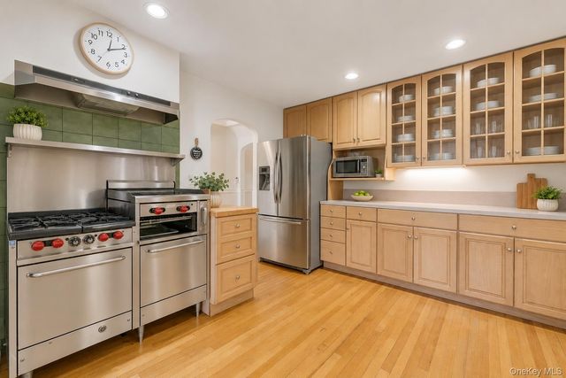230 W Islip Road, West Islip, NY 11795