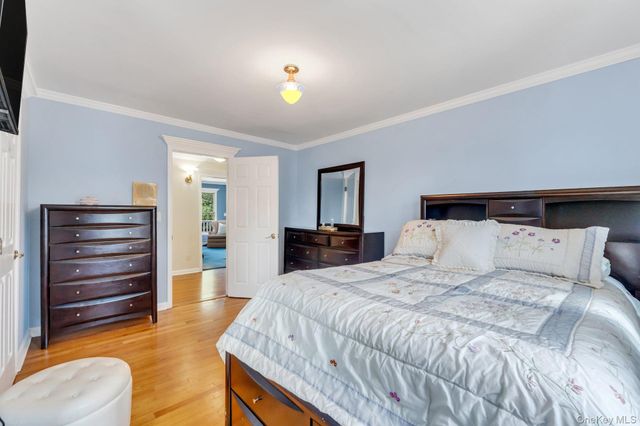 230 W Islip Road, West Islip, NY 11795