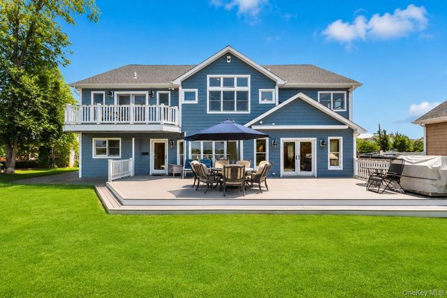 230 W Islip Road, West Islip, NY 11795