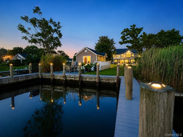 230 W Islip Road, West Islip, NY 11795