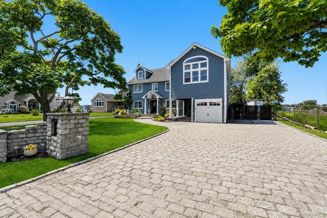 230 W Islip Road, West Islip, NY 11795