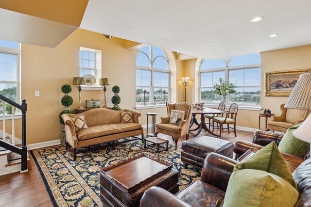 55 Ashley Avenue 18, Charleston, SC 29401