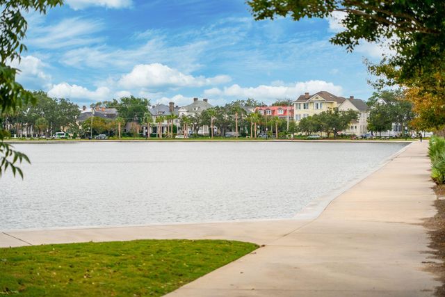 55 Ashley Avenue 18, Charleston, SC 29401