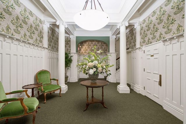 55 Ashley Avenue 18, Charleston, SC 29401