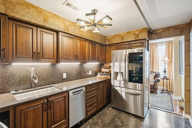 55 Ashley Avenue 18, Charleston, SC 29401