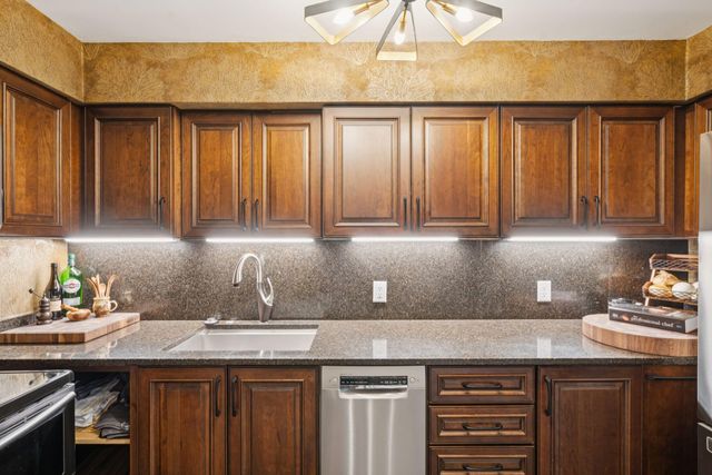 55 Ashley Avenue 18, Charleston, SC 29401